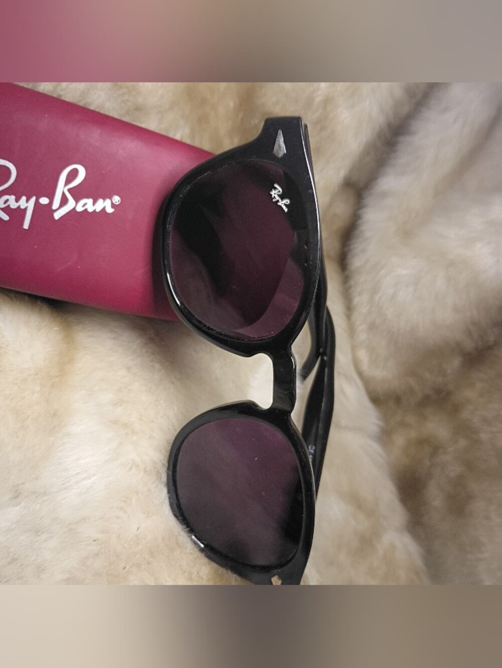 Ray-Ban Black Sunglasses with Maroon Case